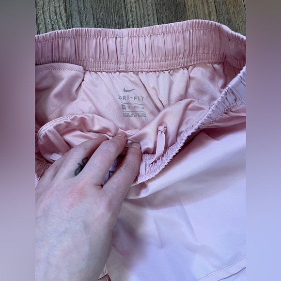 Women’s xsmall blush pink Nike running shorts - Picture 2 of 3